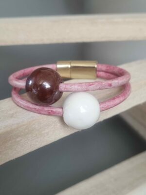 Bracelet femme cuir rond rose et perles céramiques marron et blanche