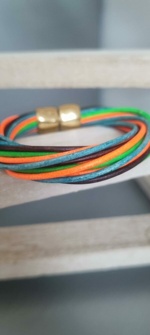 Bracelet femme en cuir rond 2mm orange, vert, bleu et marron