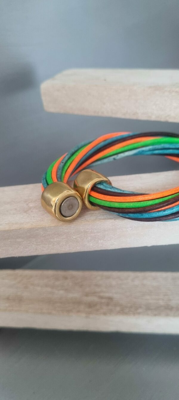 Bracelet femme en cuir rond 2mm orange, vert, bleu et marron