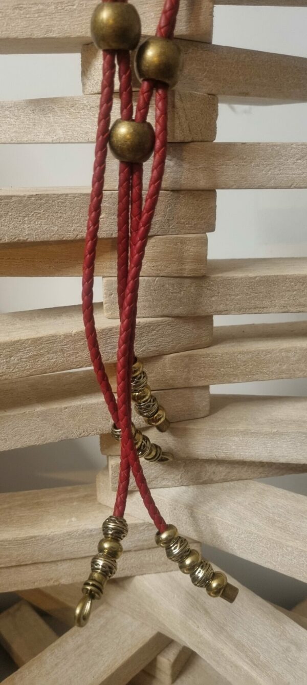 Collier femme sautoir en cuir rouge et perles bronze