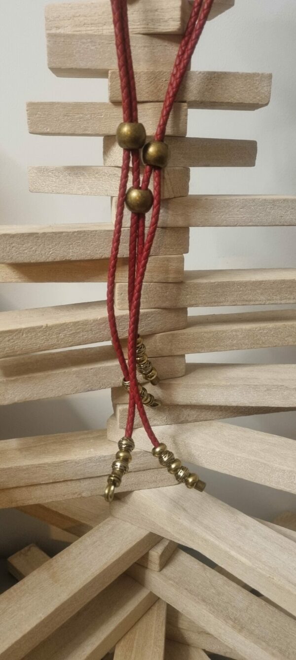 Collier femme sautoir en cuir rouge et perles bronze