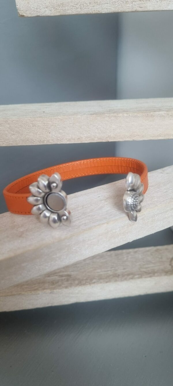 Bracelet femme cuir orange et fermoir fleur