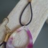 Boucles d'oreille femme en cuir rond violet et passant acétate