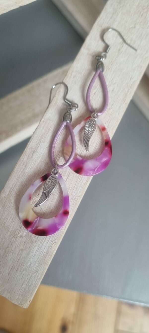 Boucles d'oreille femme en cuir rond vieux rose et passant acétate