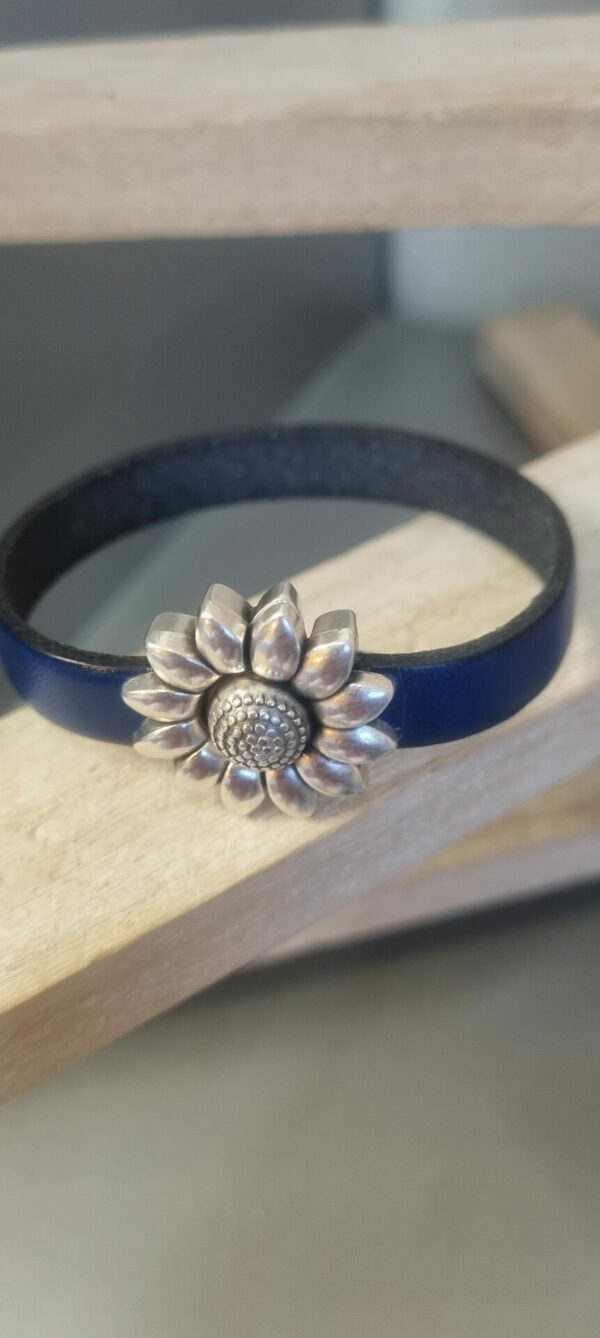 Bracelet femme cuir bleu marine et fermoir fleur