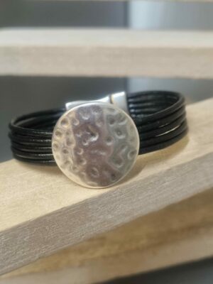 Bracelet femme en cuir rond 2mm noir et sa pastille ronde en zamak argenté