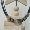 Collier cuir rond noir et pastilles rondes argentées