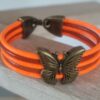 bracelet enfant cuir rond orange et rouge, papillon bronze