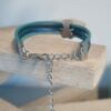 Bracelet enfant cuir rond bleu et ourson argenté