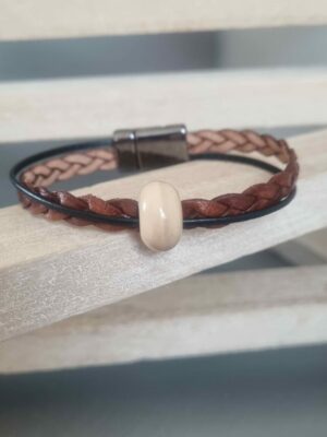 Bracelet mixte en cuir marron et perle céramique beige